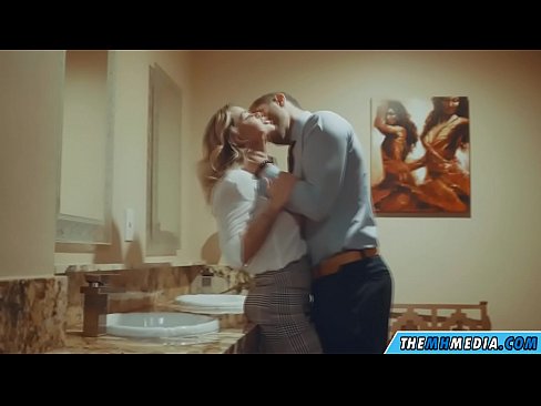 ❤️ Når en barmfagre blondine forfører deg på et offentlig toalett ❤️❌ Superporno ved no.virtsextor.ru ❌️❤